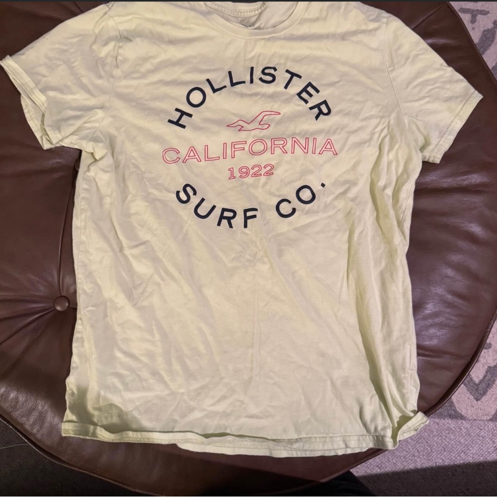Hollister Yellow Graphic Tee